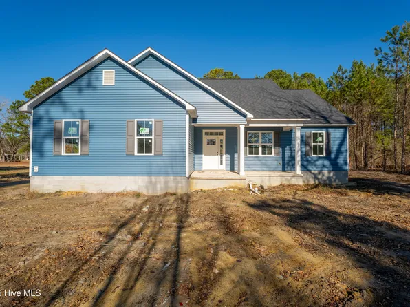 682 W Bridgers St Extension Ext, Burgaw, NC 28425