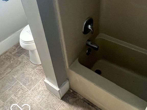 5th image of 343 S Elm St