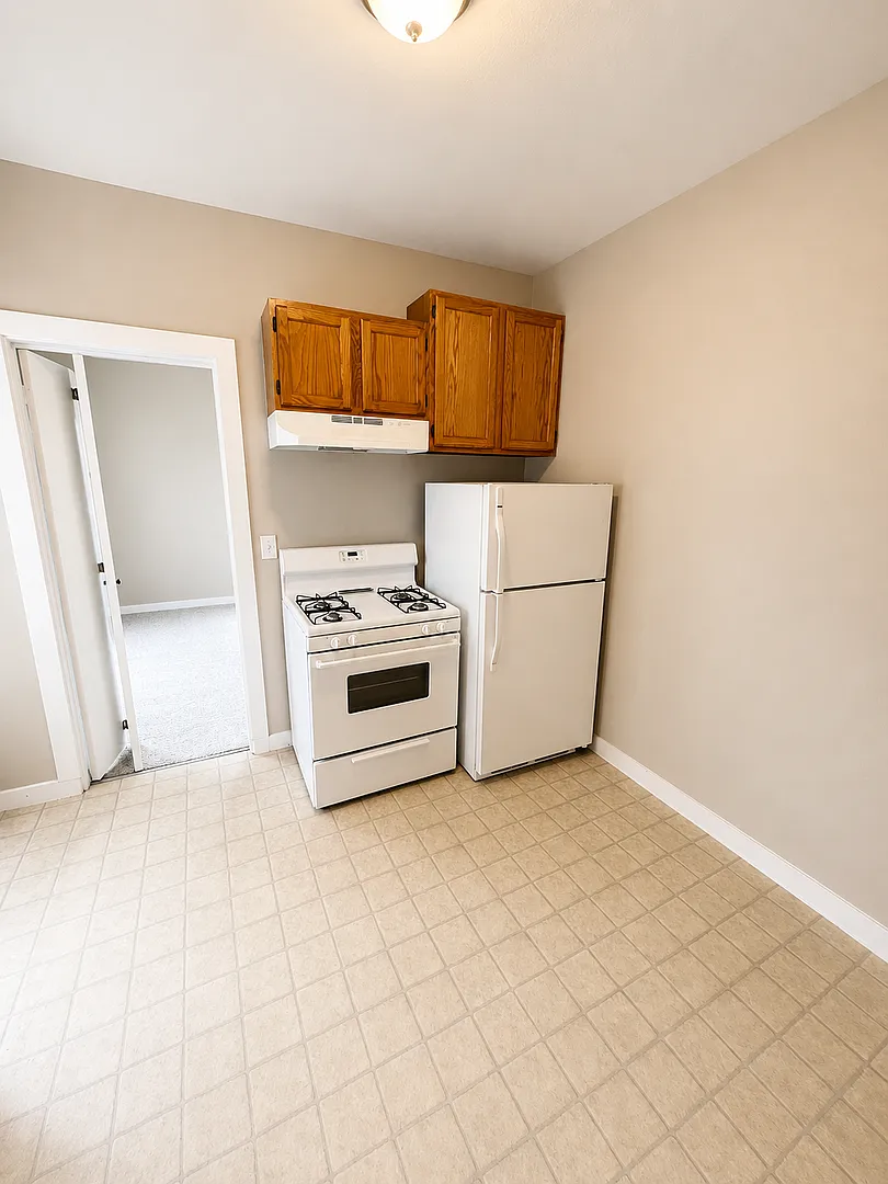 Century Apartments — Photo 4