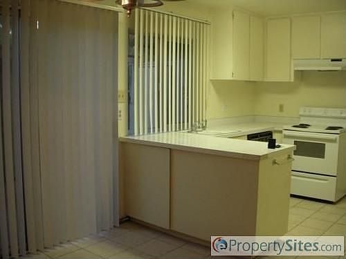 4th image of 8629 La Riviera Dr APT C