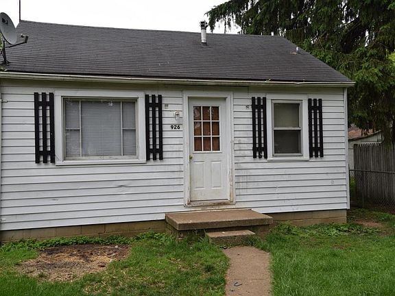 2nd image of 916 Harrison Ave