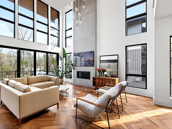 2nd image of 1617 Nottingham Rd