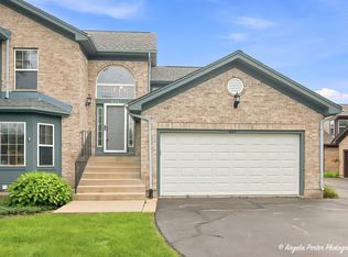 624 Kresswood Dr #D, McHenry, IL 60050