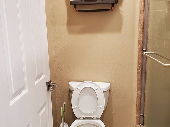 5th image of 1225 Pacific Beach Dr Unit 2F