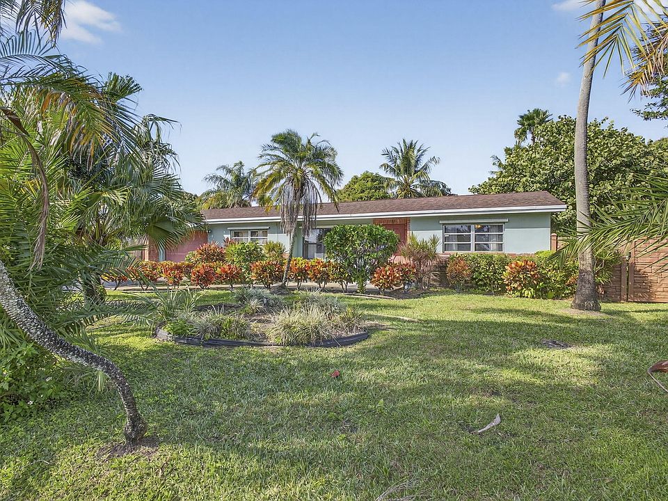 1st image of 729 W Kalmia Drive