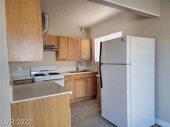 3rd image of 5364 Mesa Dr