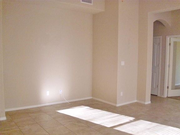 3rd image of 7633 Mammoth Ln