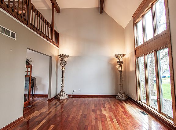 3rd image of 17528 W Windslow Dr