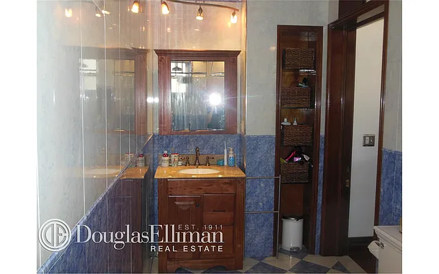 Rented by Douglas Elliman | media 34