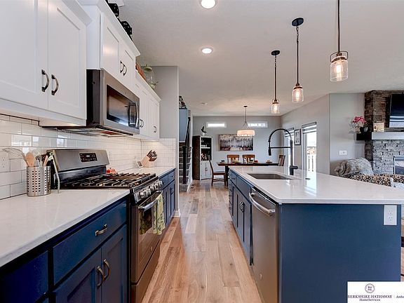 4th image of 18312 Boyd St
