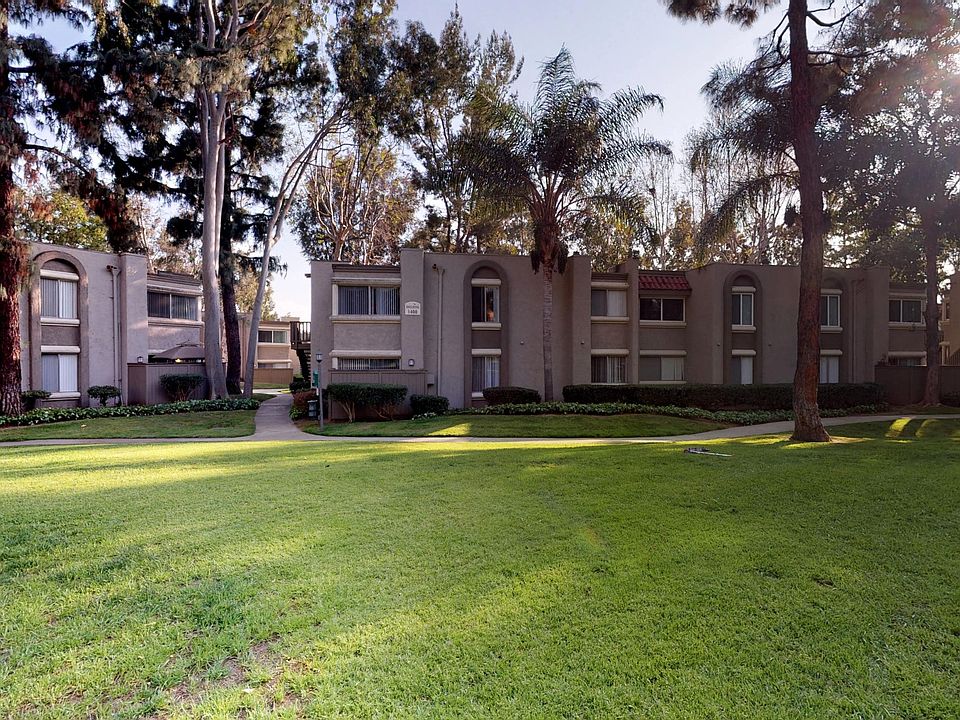 Mountain View Apartments Outdoor Landscape