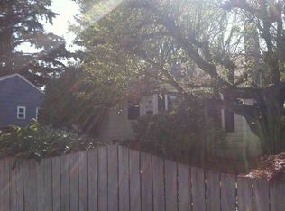 9605 12th Ave NE, Seattle, WA 98115