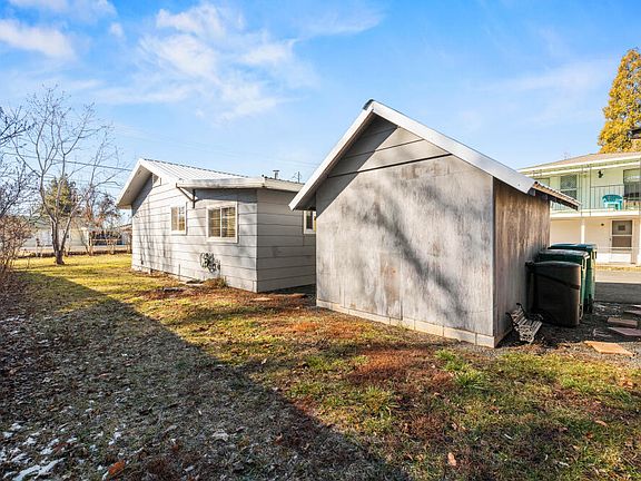 4th image of 5071 Harlan Dr
