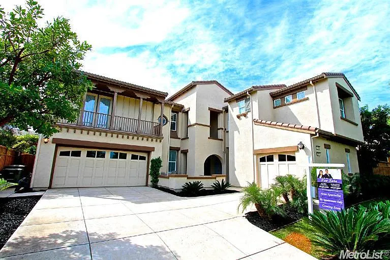 670 Generoso Ave photo 1