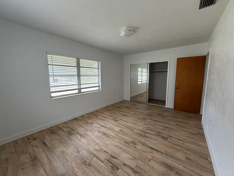 4518 Groveland St — Photo 9