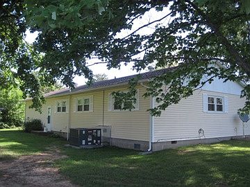 3rd image of 1123 County Road 1865 E