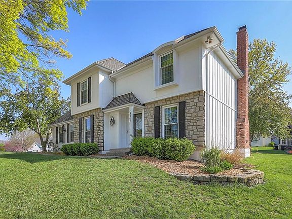 3rd image of 5201 NE Sawgrass Dr
