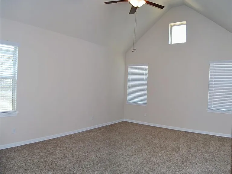 2501 Meyer Cv #B — Photo 10