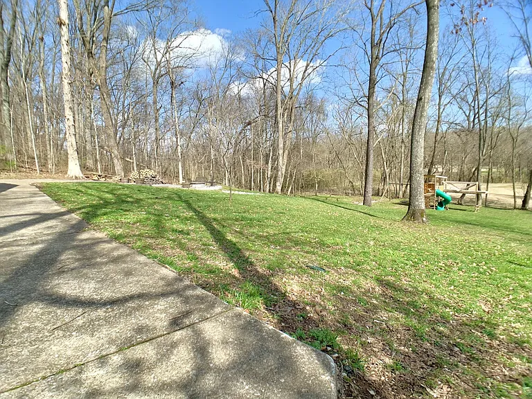 423 Rivermont Dr — Photo 57