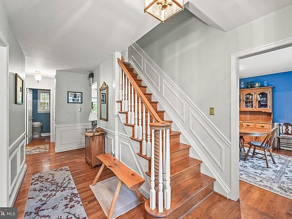 4th image of 3425 Harrowgate Rd