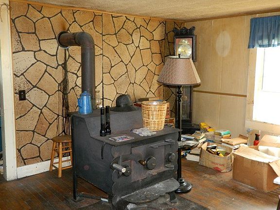 2nd image of 354 Haw Orchard Ln