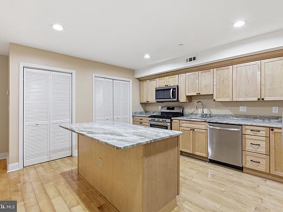3rd image of 206 Morgan St NW