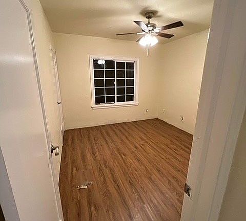 5th image of 4420 52nd St