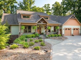 2310 Pommel Rd, Hendersonville, NC 28791