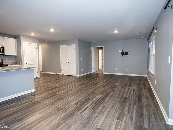 4th image of 517 Harper Dr