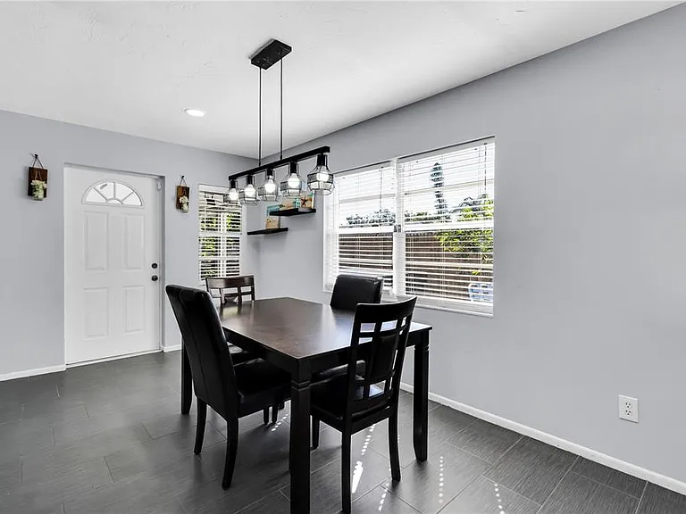 2648 Nassau St — Photo 10
