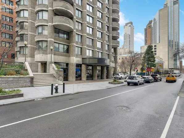 44 West 62nd Street 31BC image 26 of 27