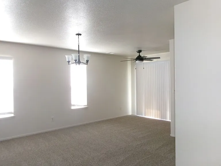 218 Idlewild Dr — Photo 4