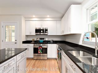 7 Digges Rd, Asheville, NC 28805