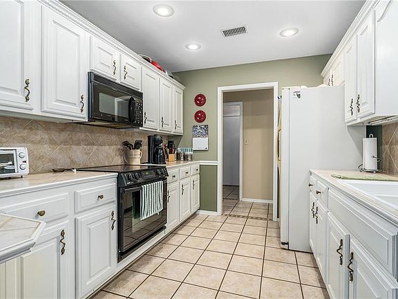 5th image of 3613 Brentwood Dr