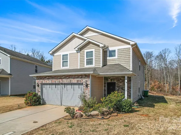7512 Spring Spruce Ln, Charlotte, NC 28227