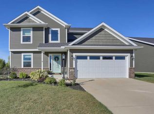 509 Red Bud Dr, Mahomet, IL 61853