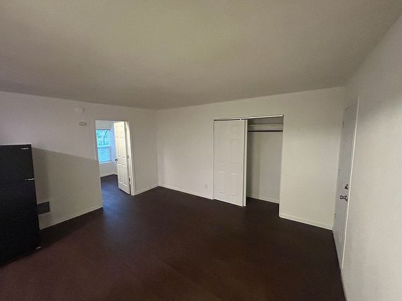 4th image of 901 S Lincoln St APT 7