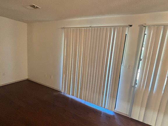 5th image of 807 Country Club Dr SE APT 1E
