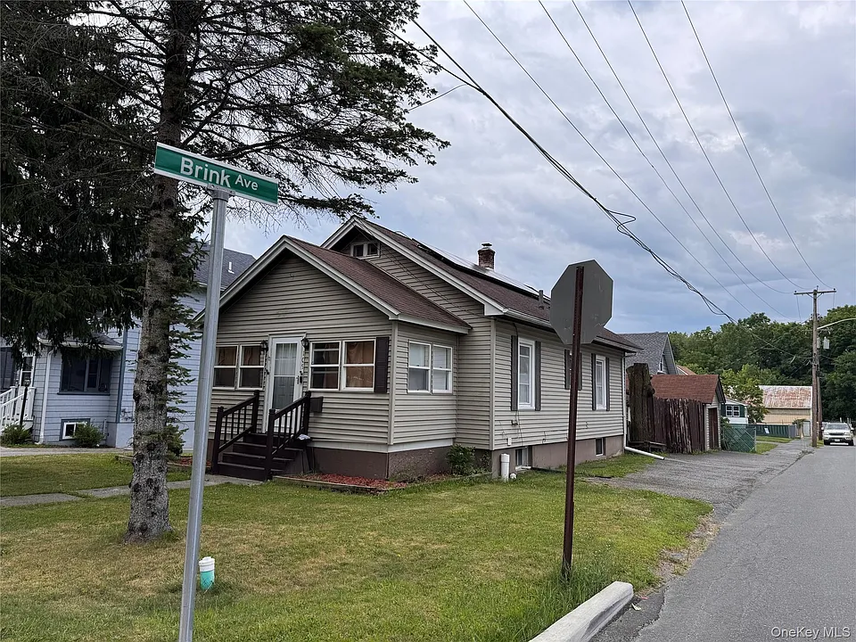 109 Lake Ave