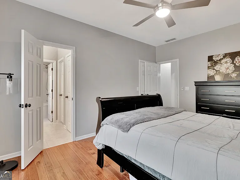 140 Lake Park Ct — Photo 45