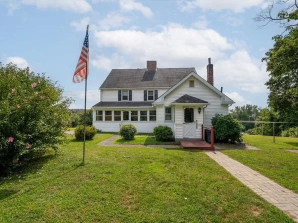 27-29 Miller St, Ludlow, MA 01056