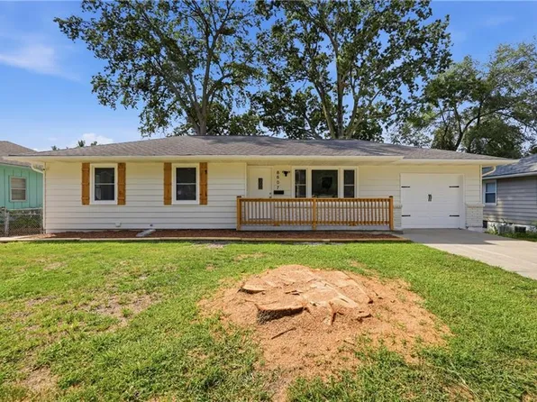 8607 E 83rd St, Raytown, MO 64138