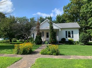 410 E Elm St, Le Roy, IL 61752