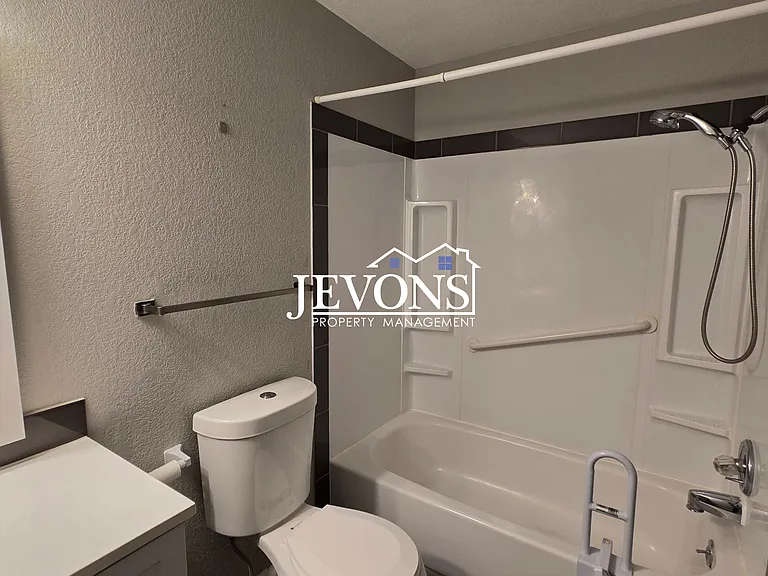 803 S 68th Ave — Photo 11