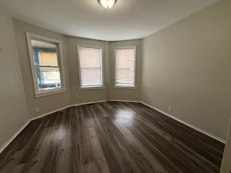 1115 Grove St #1 — Photo 8
