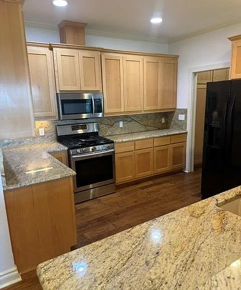 115 Riley Ln — Photo 2