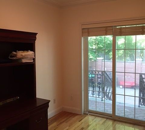 3rd image of 6104 Cloverdale Blvd #1
