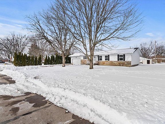 2nd image of 780 Wooddale Dr