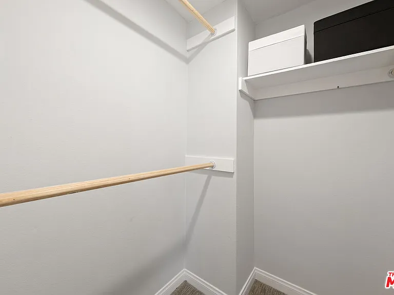 2337 Oak St #2 — Photo 32