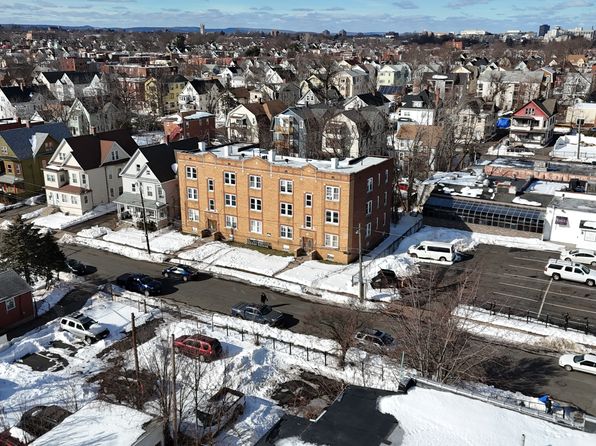 14 Standish St APT 2E